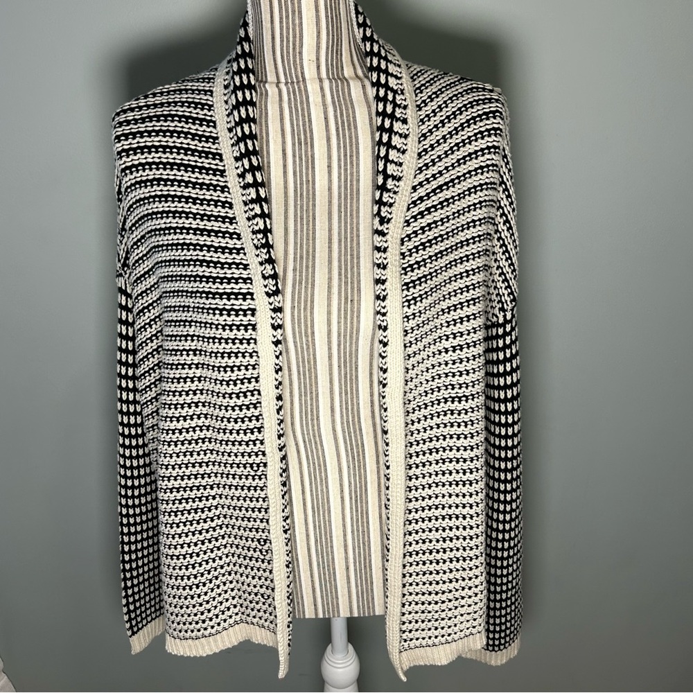 Torrid Black & White Long Sleeve Open-Front Cardigan NWT Size L/00/10 - Picture 4 of 12
